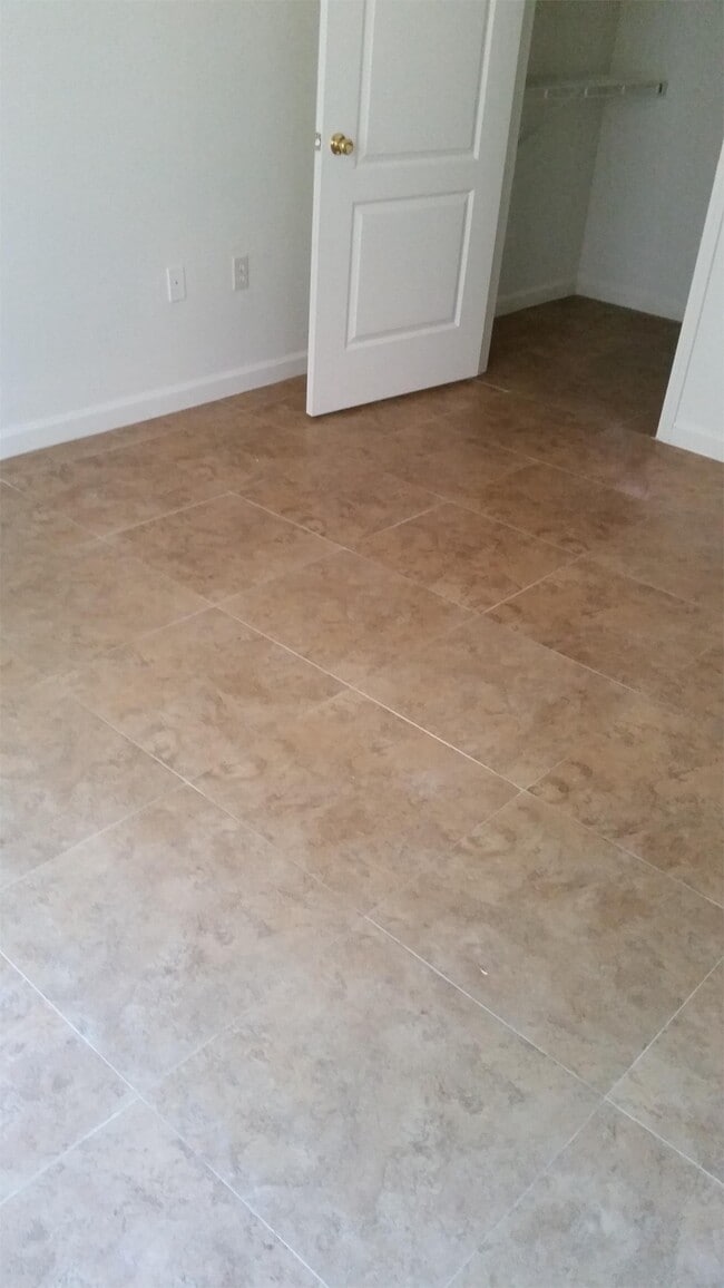 Building Photo - 10413 Villa View Cir
