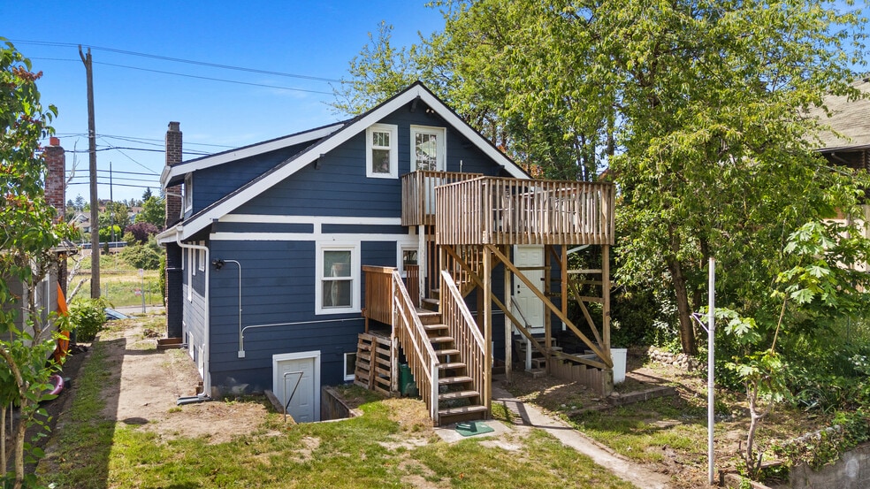 Building Photo - 4716 7th Ave NE