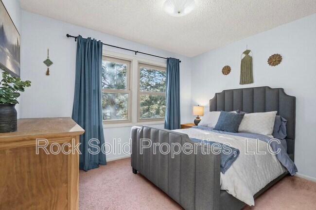 Building Photo - 1502 Trent Ct