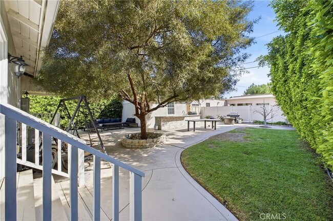 Building Photo - 630 Pioneer Dr