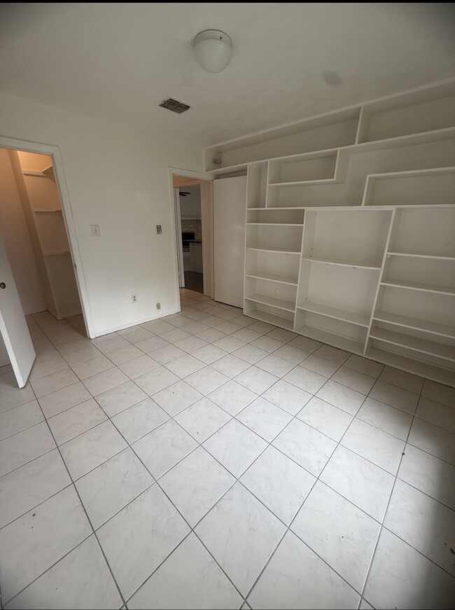 Building Photo - 10907 Montverde Ln