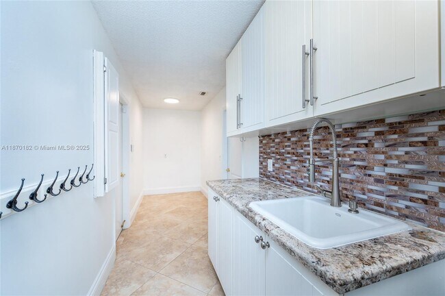 Building Photo - 721 NW 193rd Ave