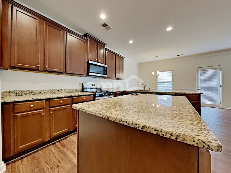 Building Photo - 3145 Yachet Ct SW