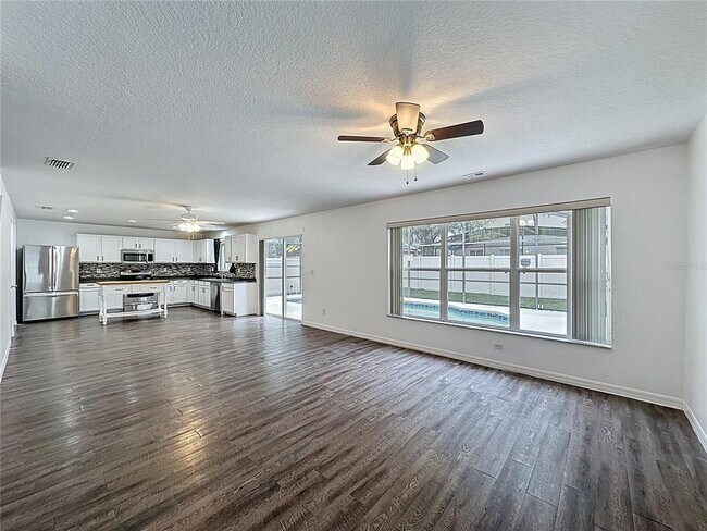 Building Photo - 16748 Sunrise Vista Dr