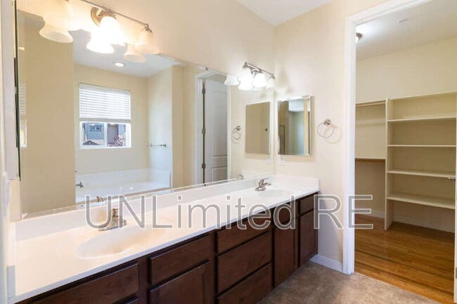 Building Photo - 3247 Merryvale Ln