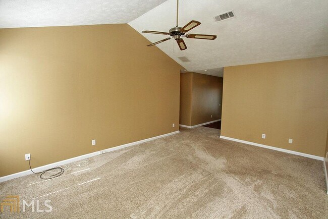 Building Photo - 2979 Sentinel Cir