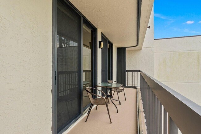 Building Photo - 3101 N Hwy A1A