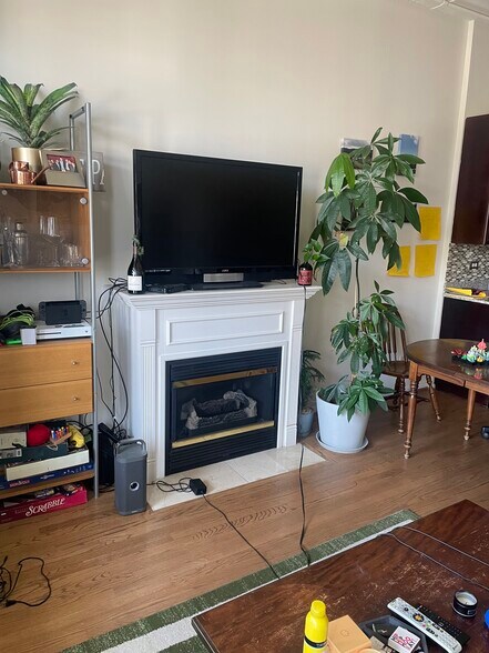 Building Photo - 950 W Monroe St