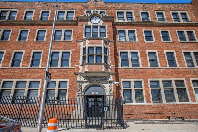 Building Photo - 6533 E Jefferson Ave