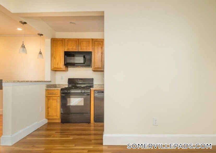 Primary Photo - 136 Highland Ave