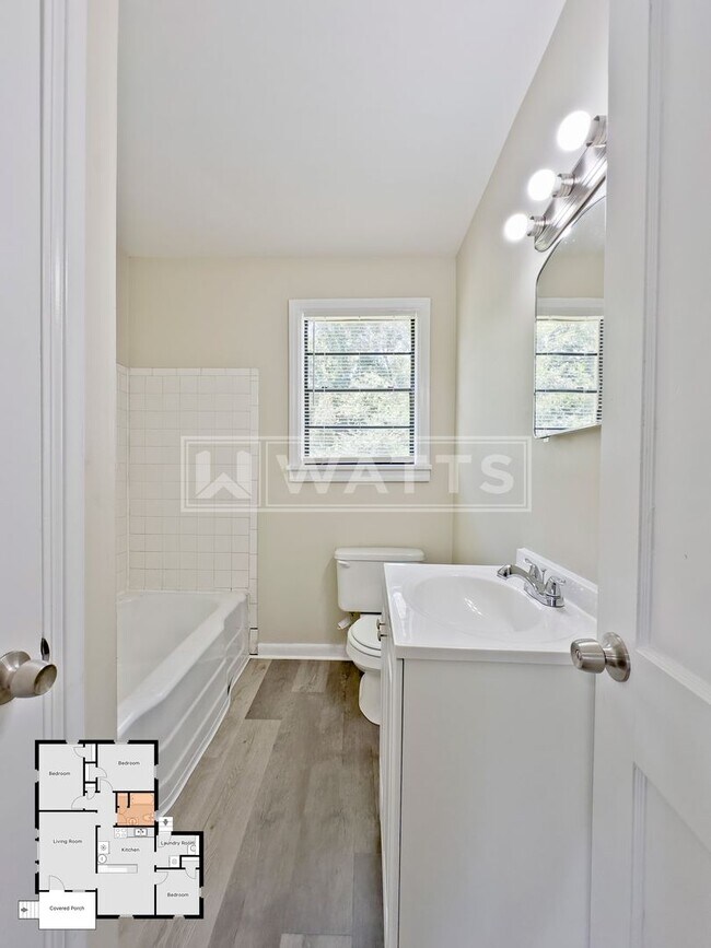 Building Photo - 3-Bedroom Home w/Large Yard in Minor Neighborhood