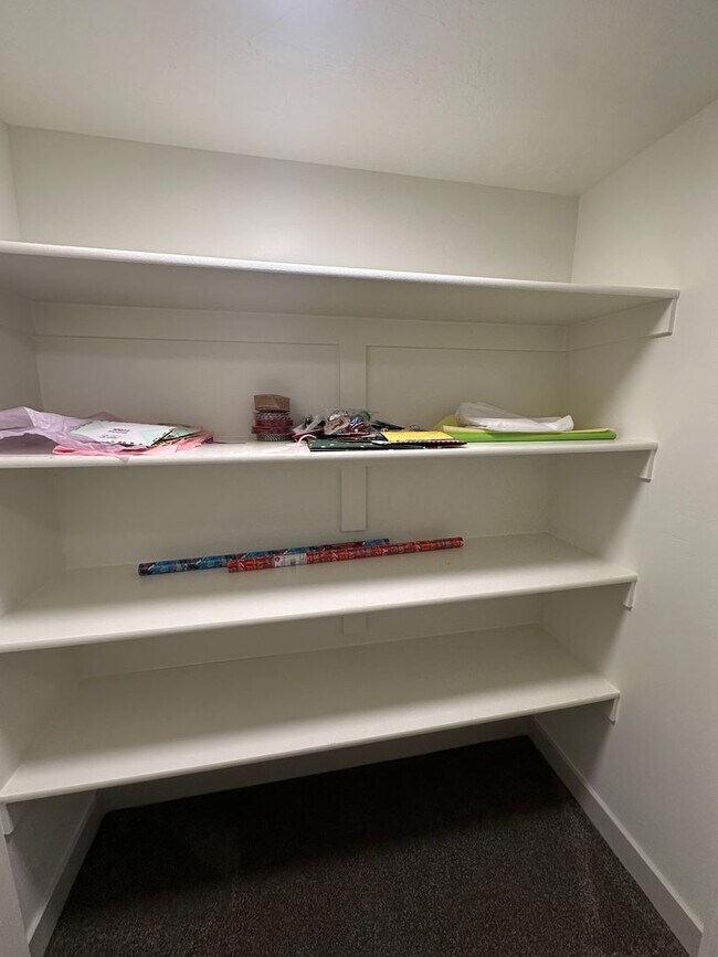 Building Photo - GORGEOUS Bountiful Home!!!