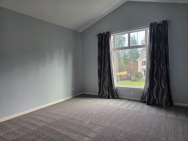 Building Photo - 4 Bedroom Home in Parkland Green!