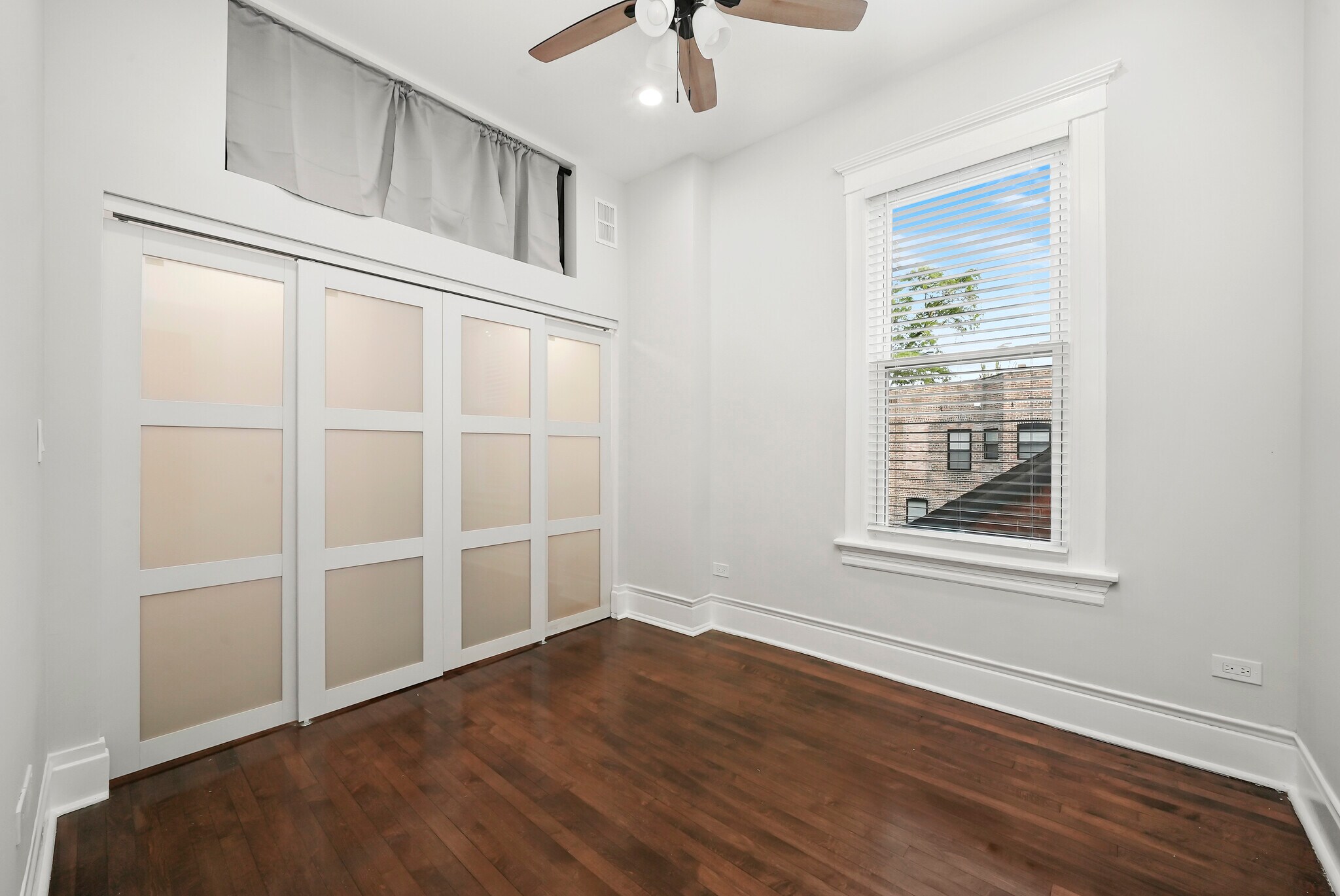 Building Photo - 1306 N Maplewood Ave