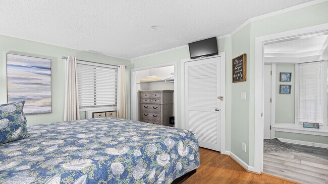 Building Photo - 415 Ocean Creek Dr