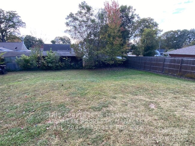 Building Photo - 567 Englewood St NE