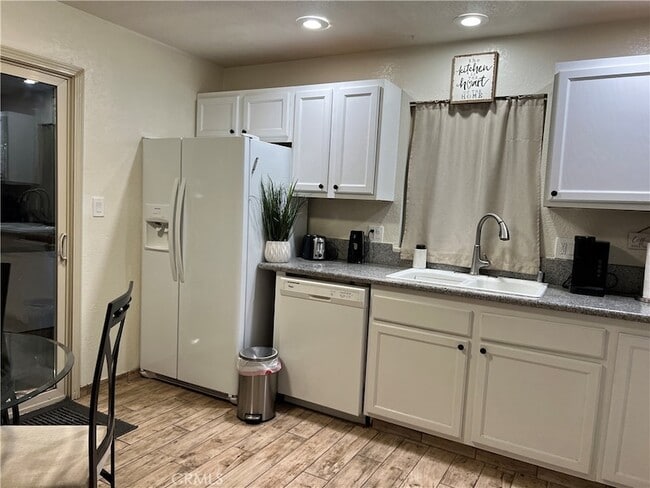 Building Photo - 22903 Waters Dr