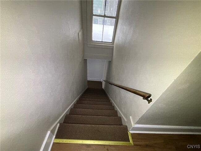 Building Photo - 127 Winslow St