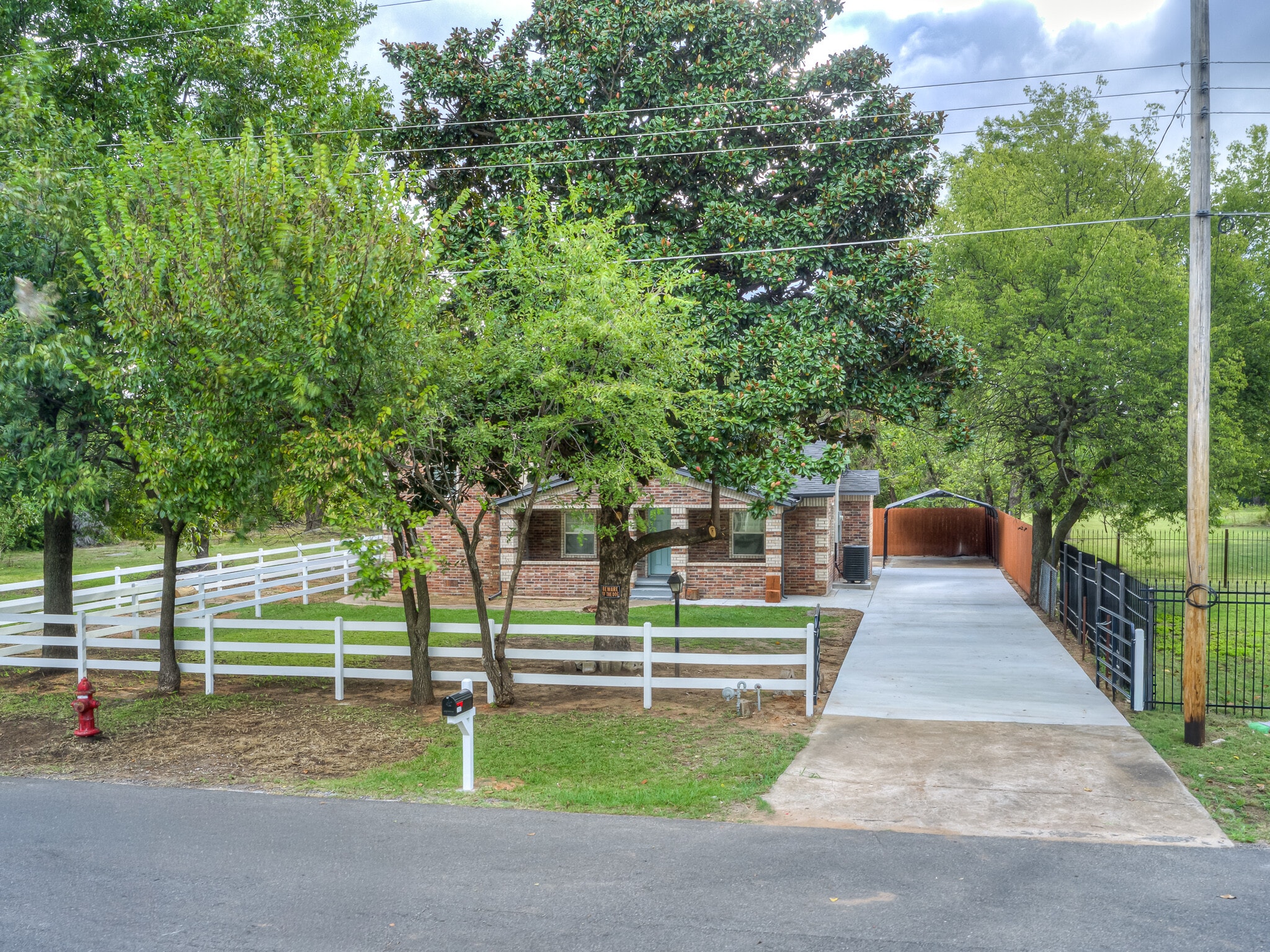 Building Photo - 2100 N Saint Luke Ave
