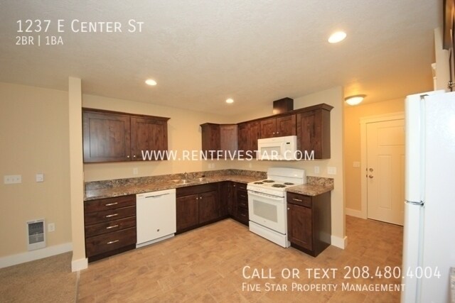 Building Photo - 2 Bedroom Apartment Near ISU Campus! Visit...