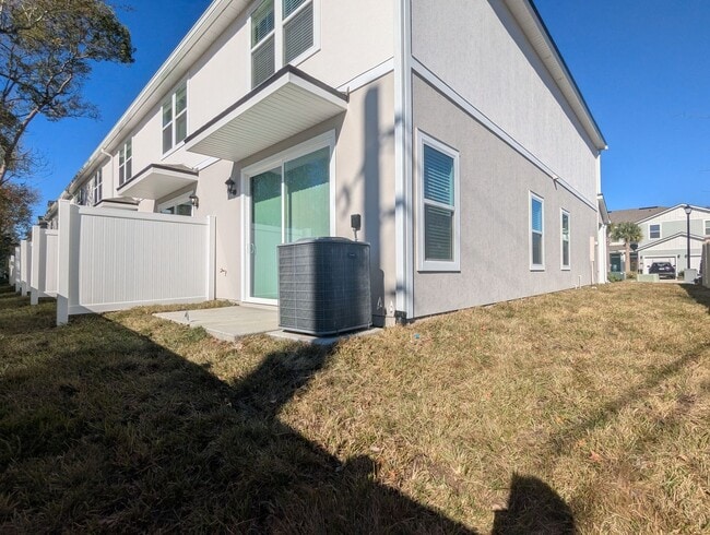 Building Photo - BRAND NEW 3 Bedroom, 2.5 Bath Townhome located on the Westside - CLOSE TO NAS JAX, RESTAURANTS, S...