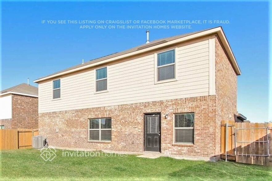 Building Photo - 3021 Chico Dr