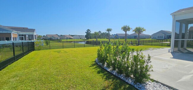 Building Photo - Live where charm meets convenience-Glenmoo...