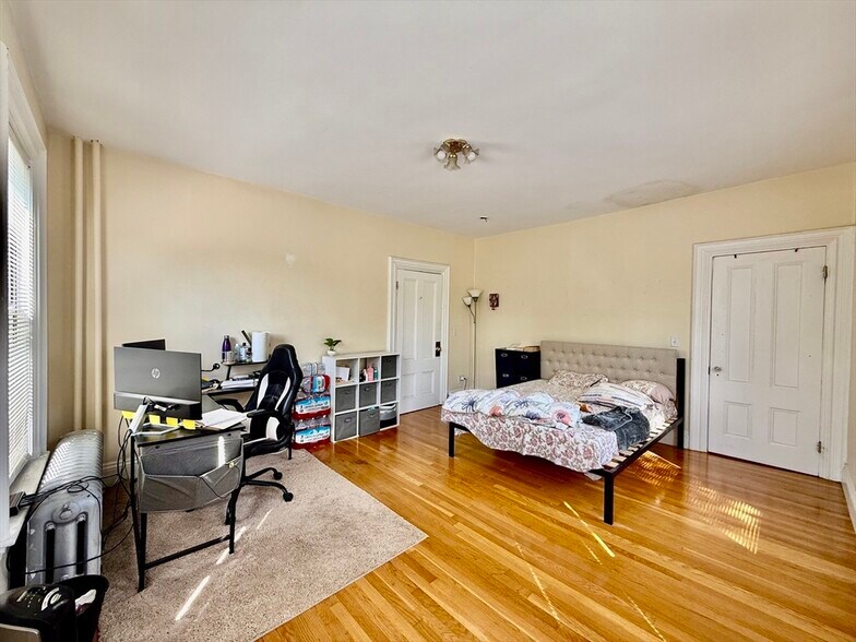 Building Photo - 48 Allston St