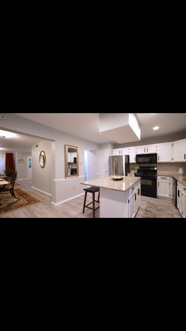 Building Photo - 110 Magnolia Ct