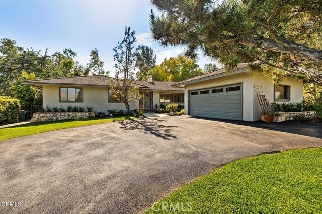 Building Photo - 2055 Liliano Dr