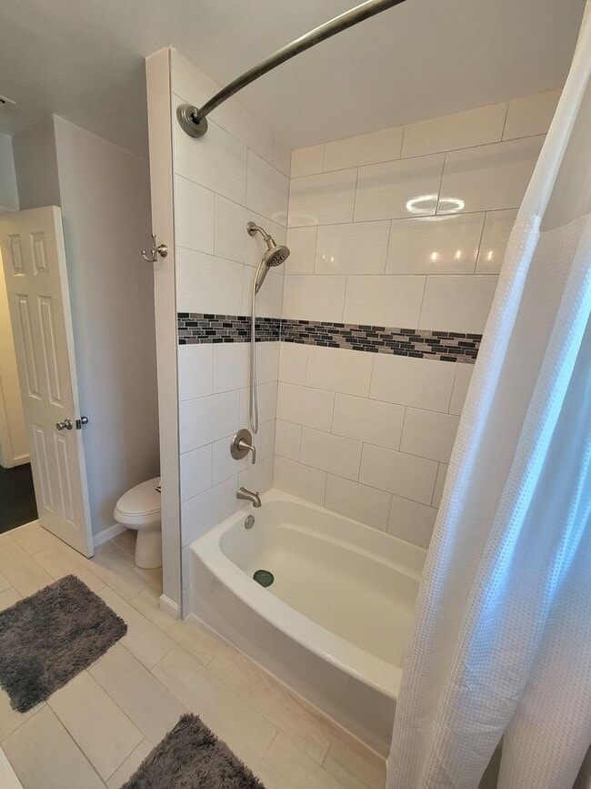 Building Photo - Great Single Family Home in West Long Beach