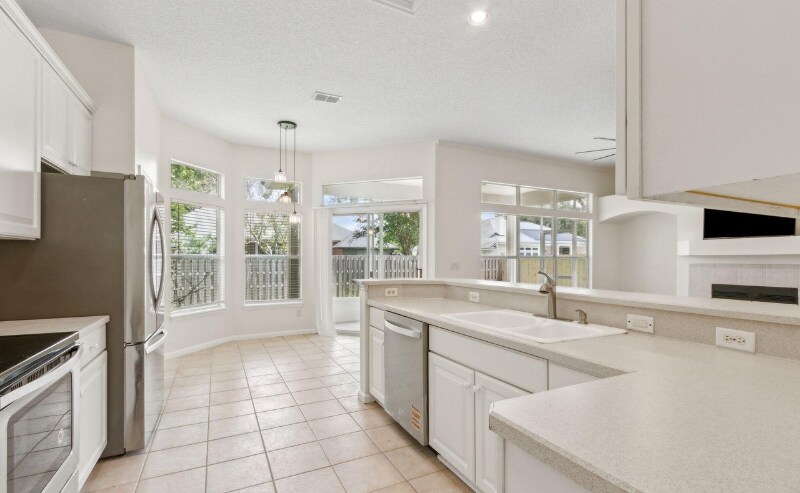 Building Photo - 1912 Bluebonnet Way