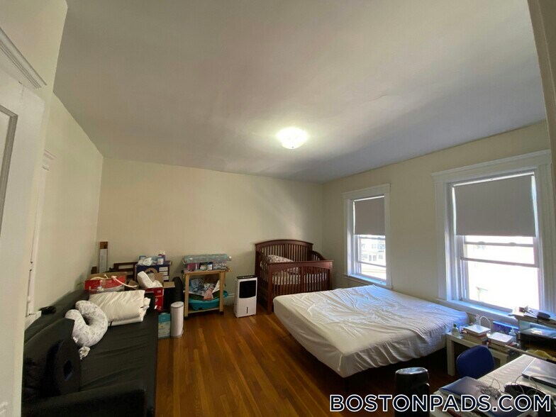 Building Photo - 5 Walbridge St