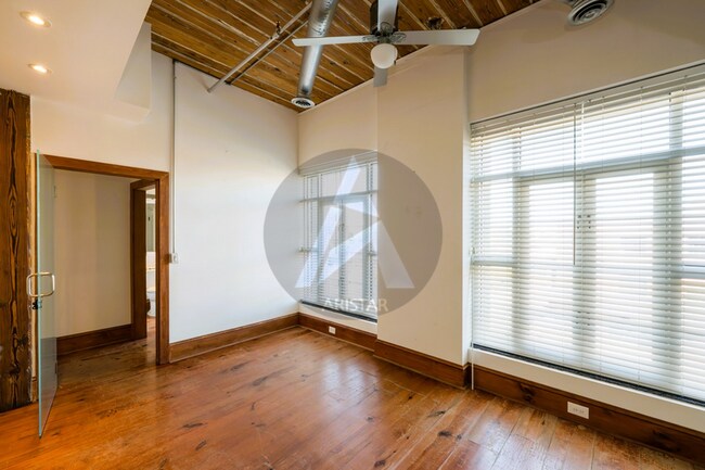 Building Photo - 161 Mangum St SW