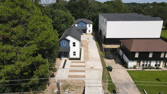 Building Photo - 9441 Radio Rd