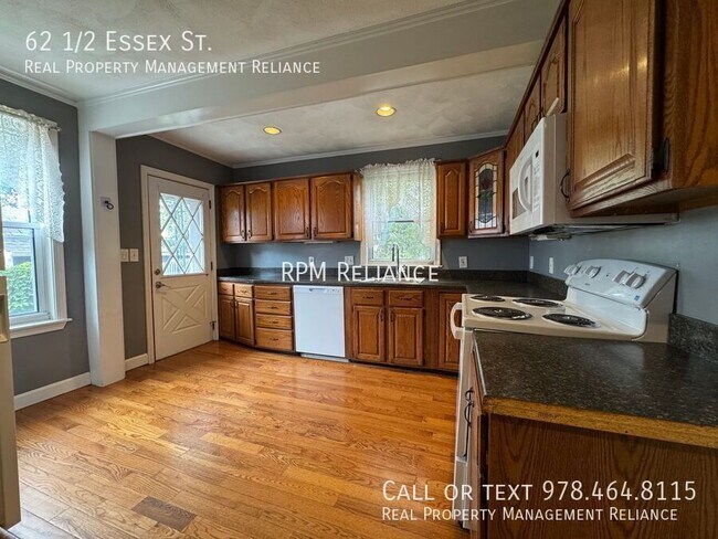 Building Photo - 62 1/2 Essex St.-