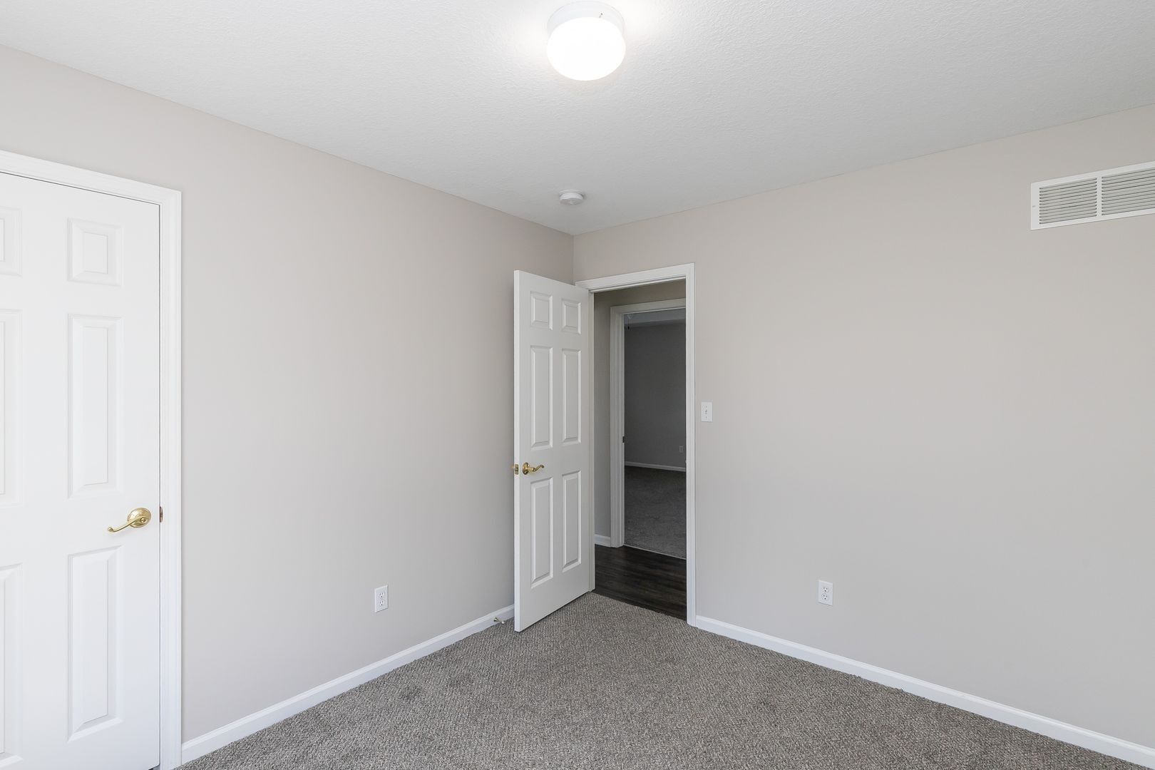 Building Photo - 502 Sunny Ln