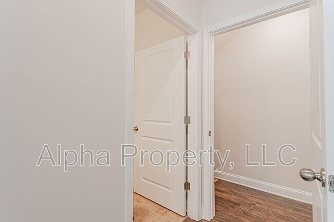 Building Photo - 540 Yellow Fox Rd