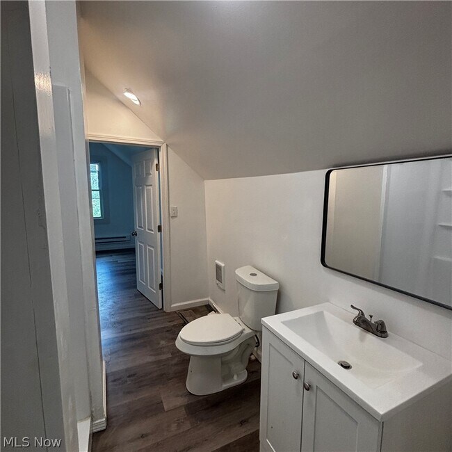 Building Photo - 3736 E 153rd St
