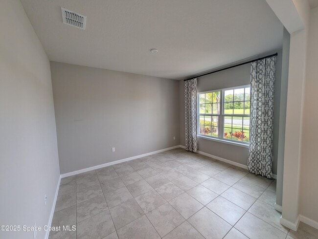 Building Photo - 2273 Landing Dr