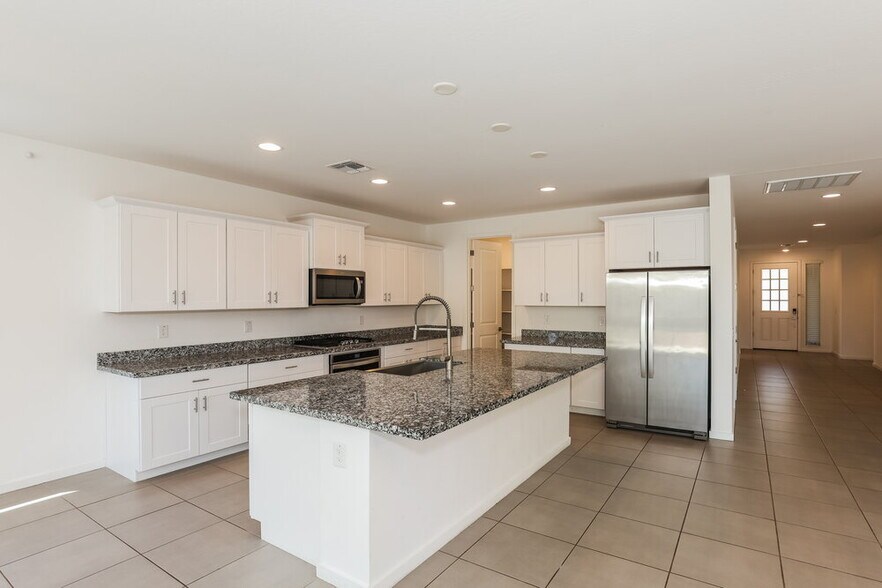 Building Photo - 5647 W Walatowa St