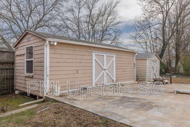 Building Photo - 103 Avondale Dr