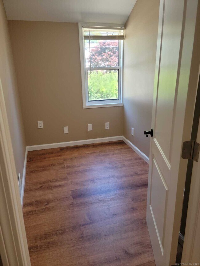 Building Photo - 62 High Ridge Dr