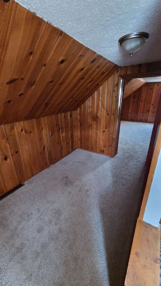 Building Photo - "4-Bed Home in Maple Heights!"