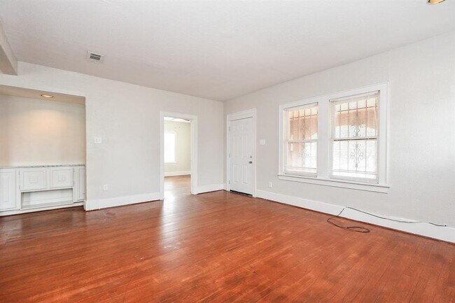 Building Photo - 5049 Jefferson St