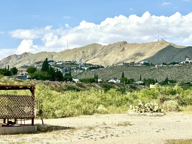 Building Photo - 611 New York Ave