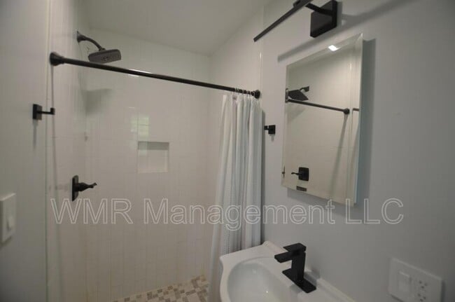 Building Photo - 1820 Windham Pl