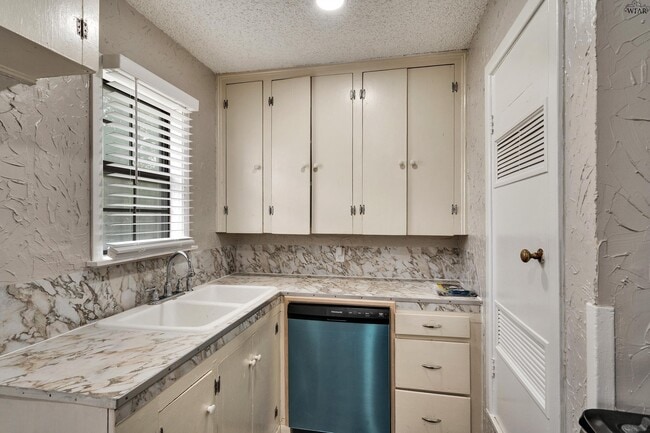 Building Photo - 4341 McCutchen Ave