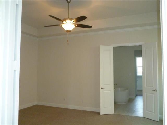 Building Photo - 6813 Royal View Dr