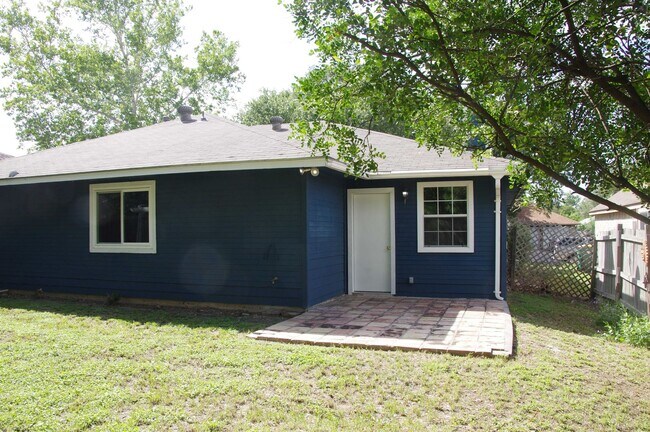 Building Photo - 8015 Forest Ash